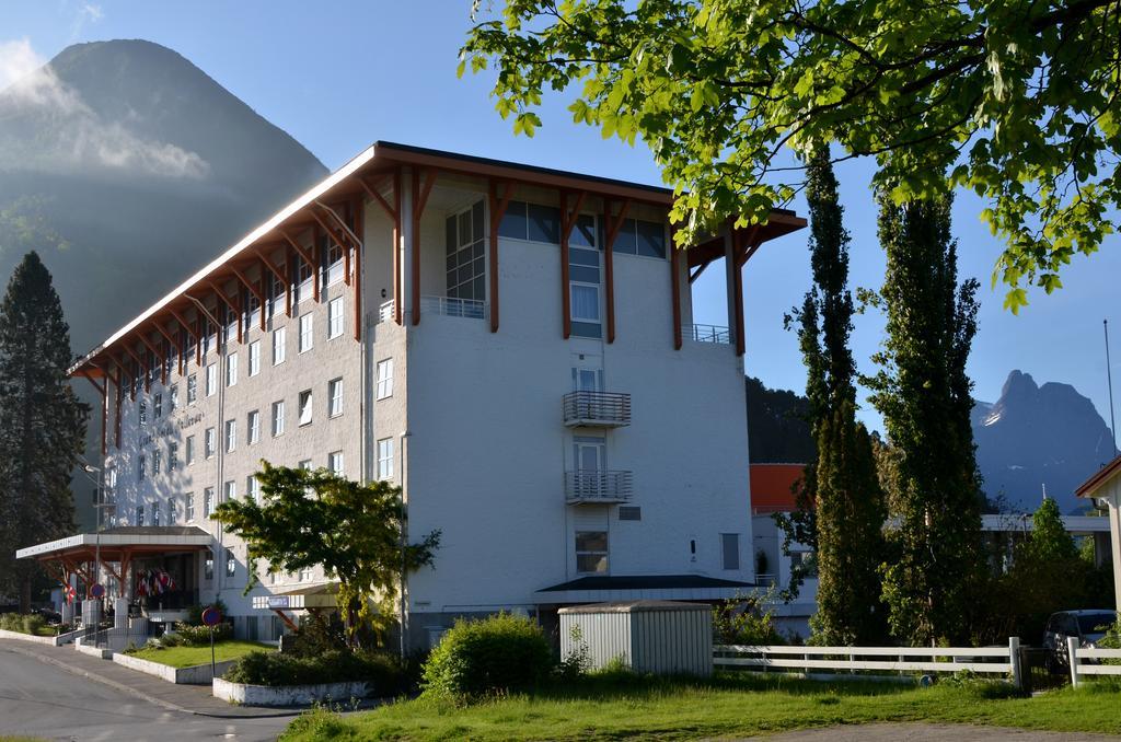 Grand Hotel - By Classic Norway Hotels Åndalsnes Exterior foto