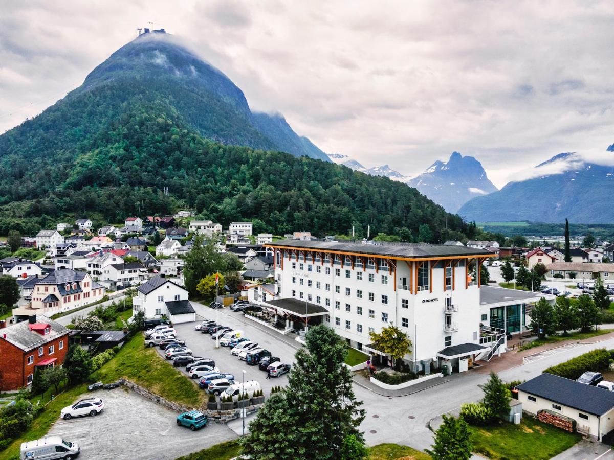 Grand Hotel - By Classic Norway Hotels Åndalsnes Exterior foto