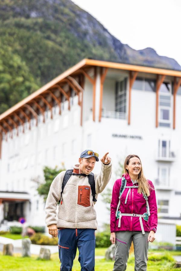 Grand Hotel - By Classic Norway Hotels Åndalsnes Exterior foto